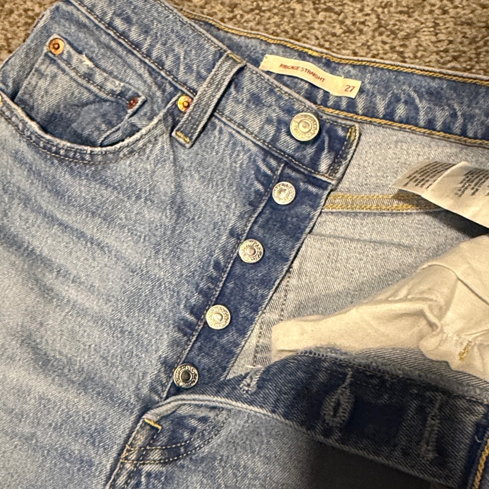 Levi’s Ribcage (27) - Picture 3 of 6